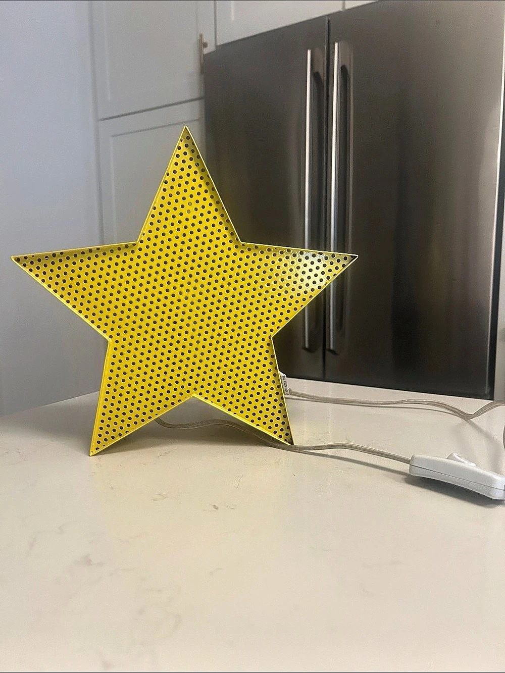Crate & Kids Yellow Star Lamp